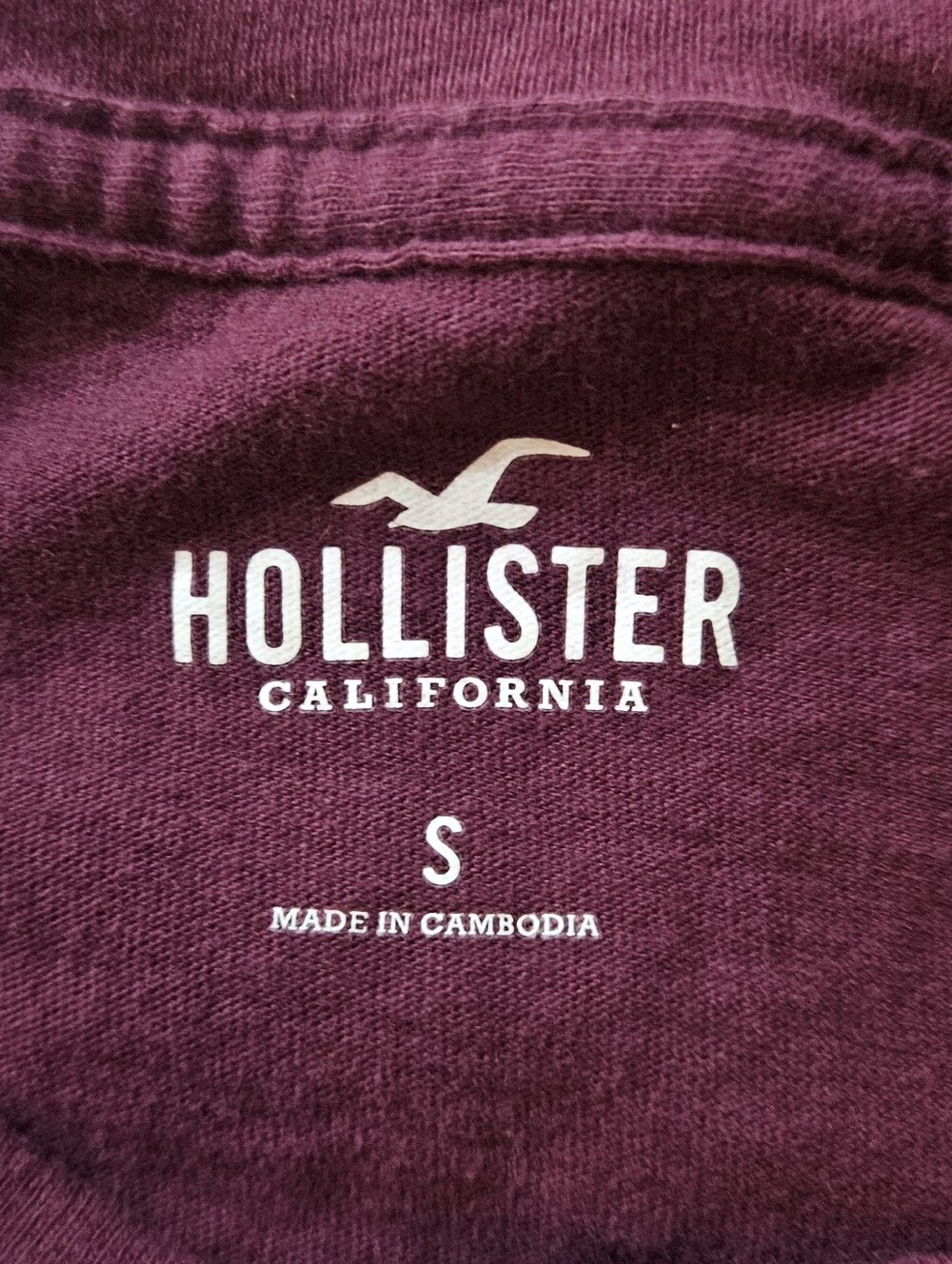 Hollister Crop Tee Maroon White Lettering Size Small - Picture 2 of 2
